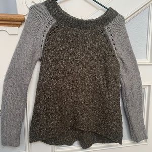 🗑Love Stitch women’s 2 toned comfy gray sweater